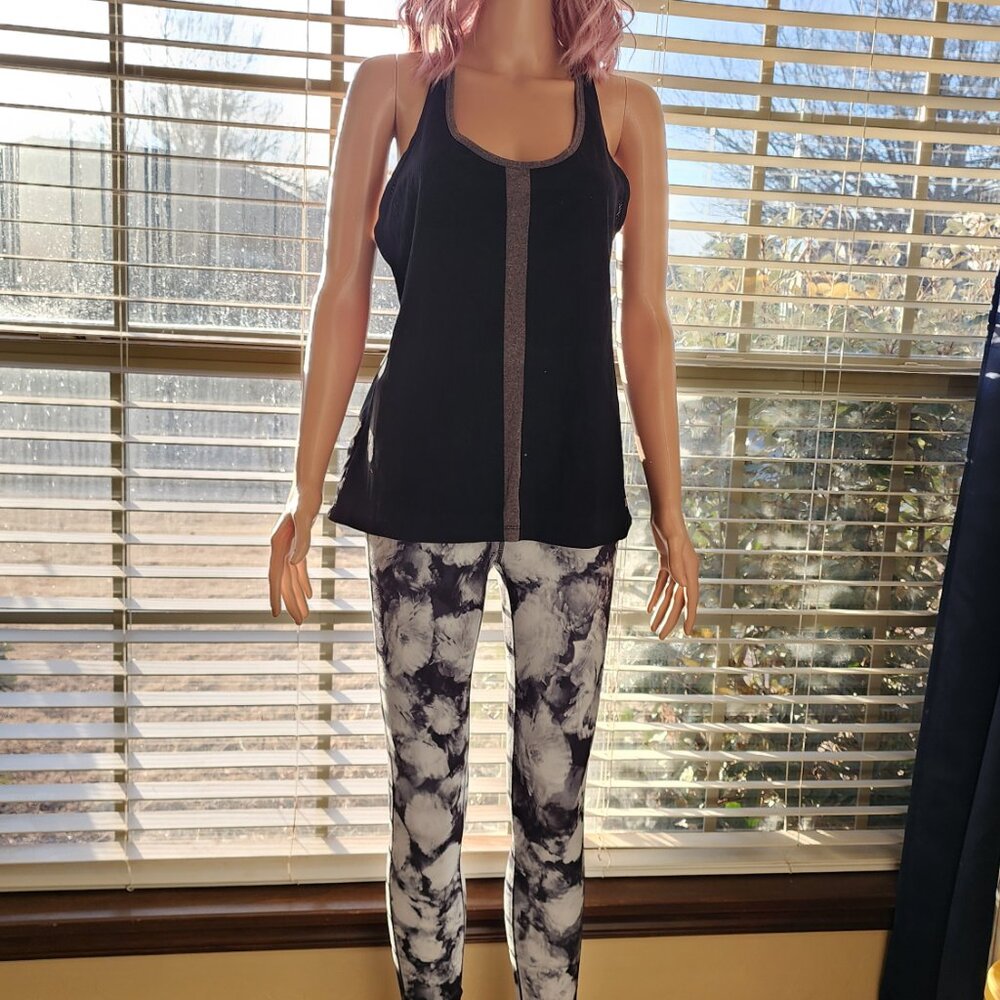 Athleta Chaturanga XS black white tie dye floral yoga leggings - Picture 1 of 9